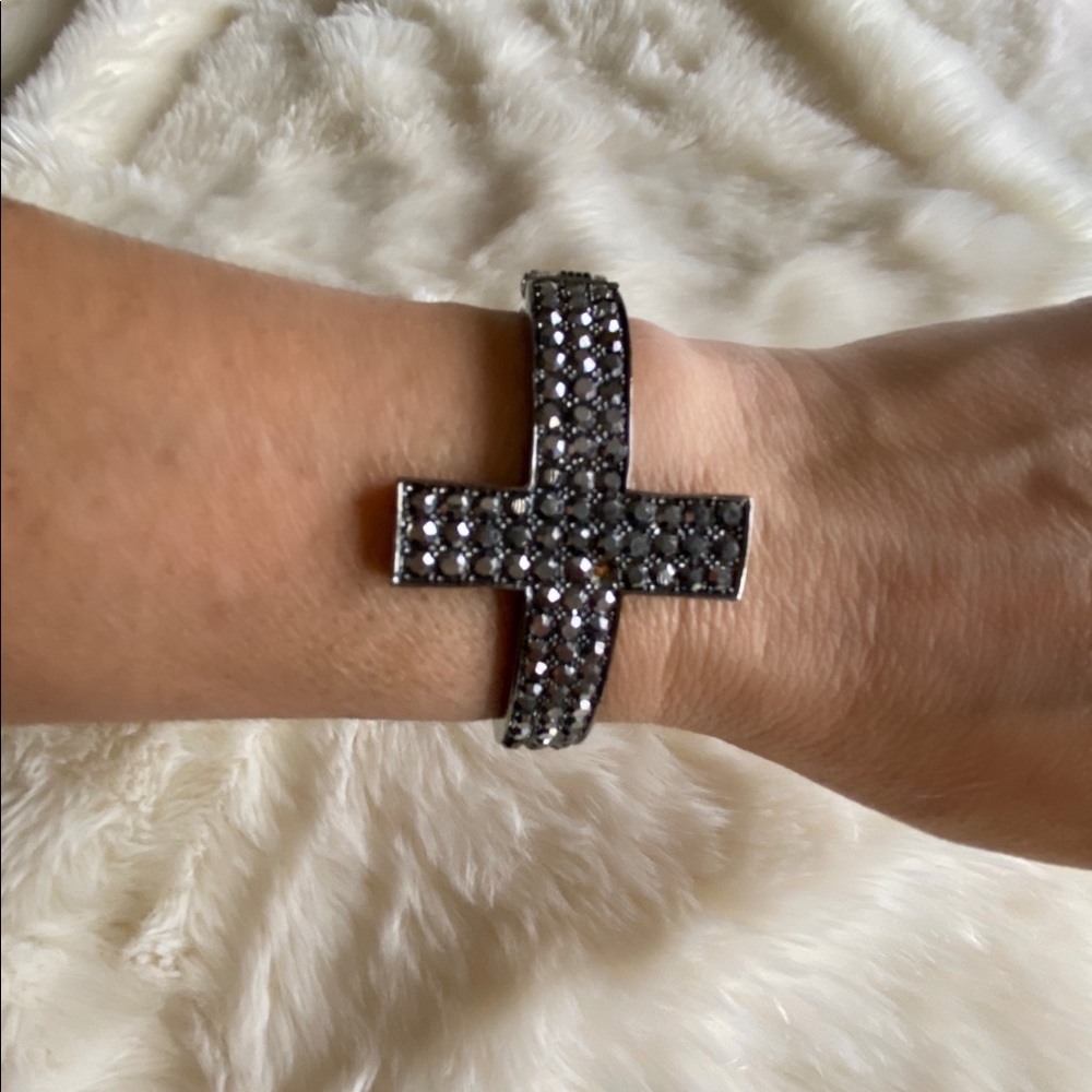 Women’s bracelet